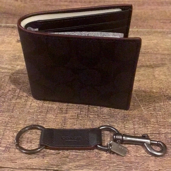 Coach Wallet & Keychain Combo - Picture 1 of 4